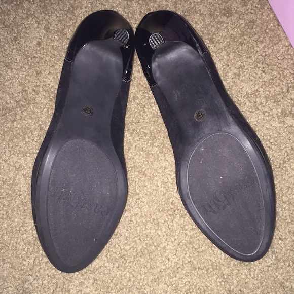 Women's Shoes - Picture 6 of 7